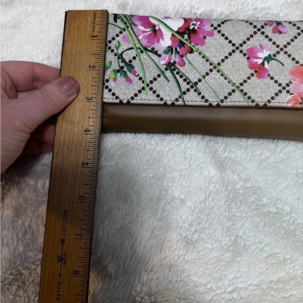 AR New York Floral Print Wallet with Matching Wristlet Strap - Picture 4 of 8